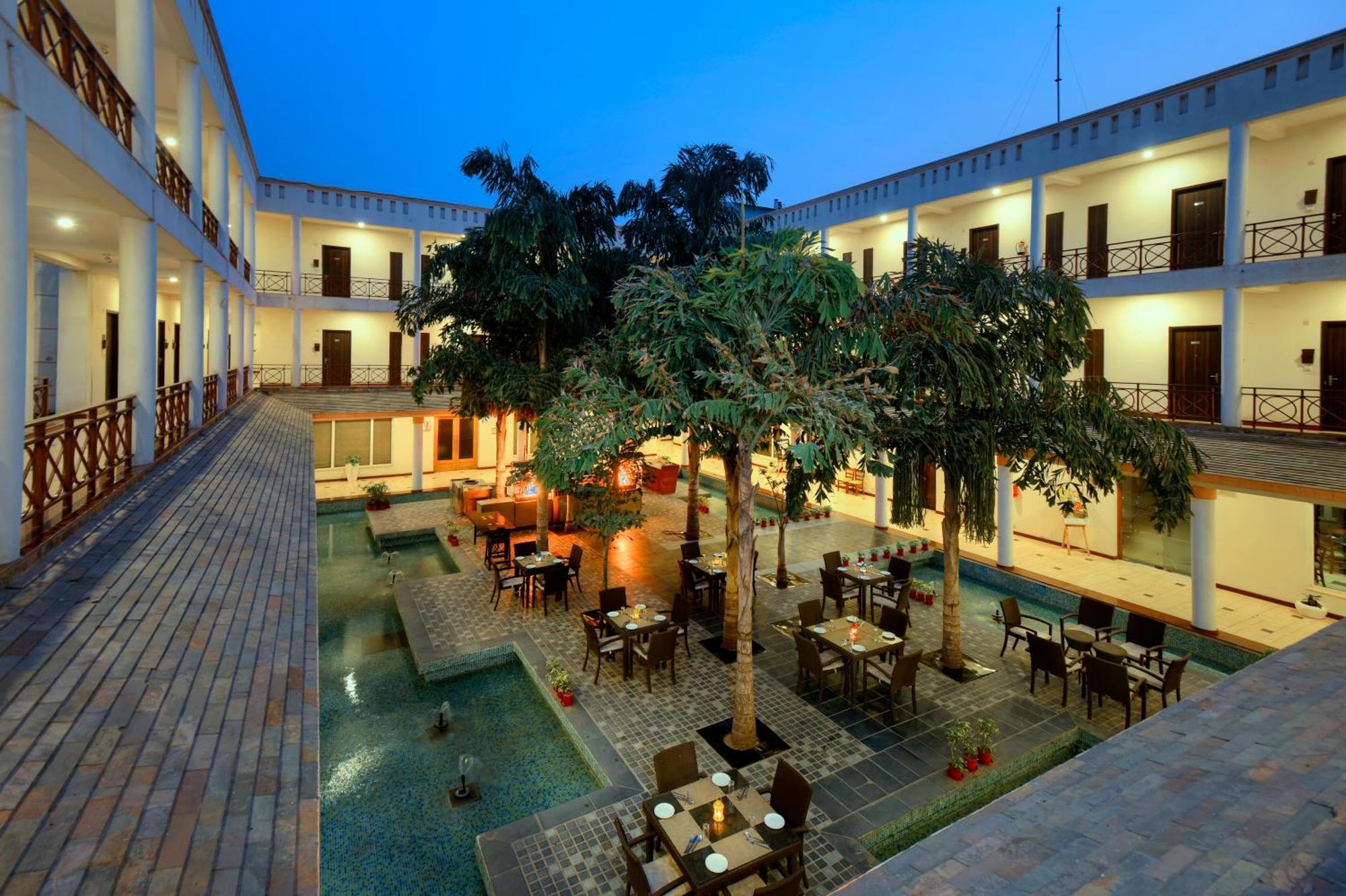 Treehouse Hotel Club & Spa Dharuhera Экстерьер фото