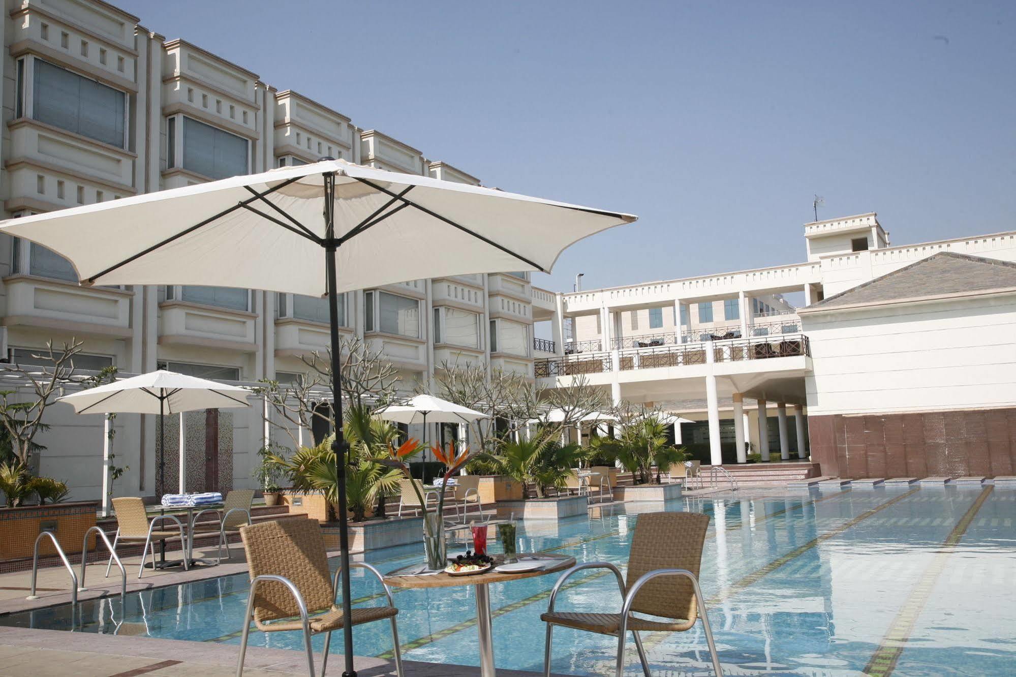 Treehouse Hotel Club & Spa Dharuhera Экстерьер фото